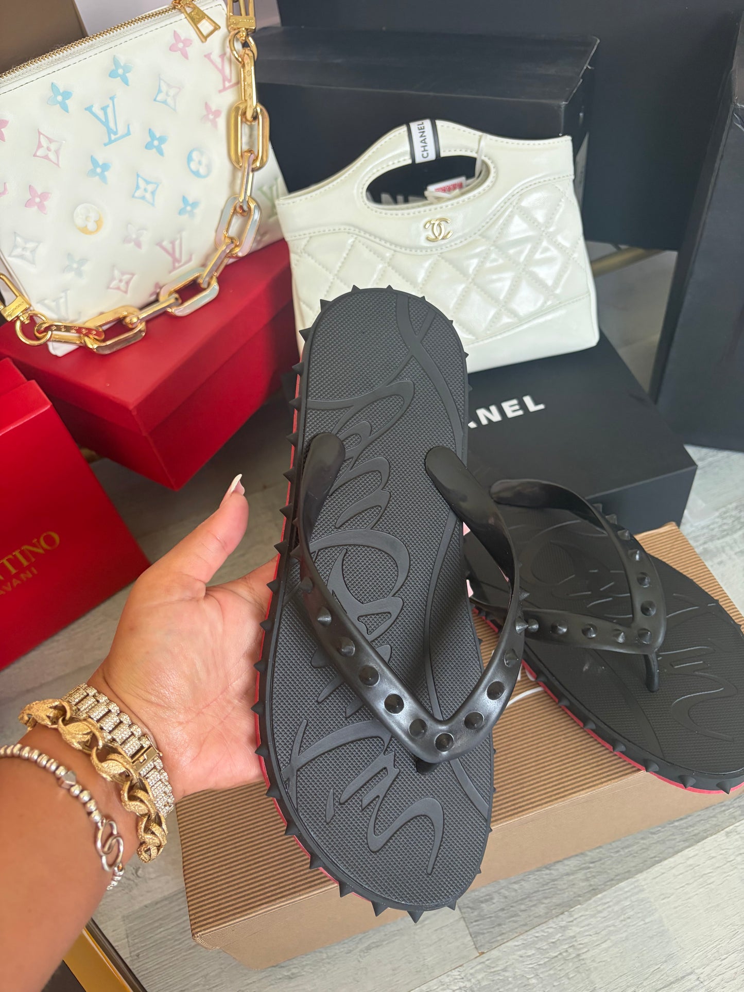 Loub flip flops