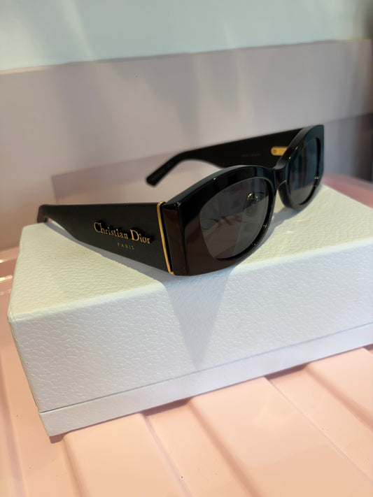 D sunglasses
