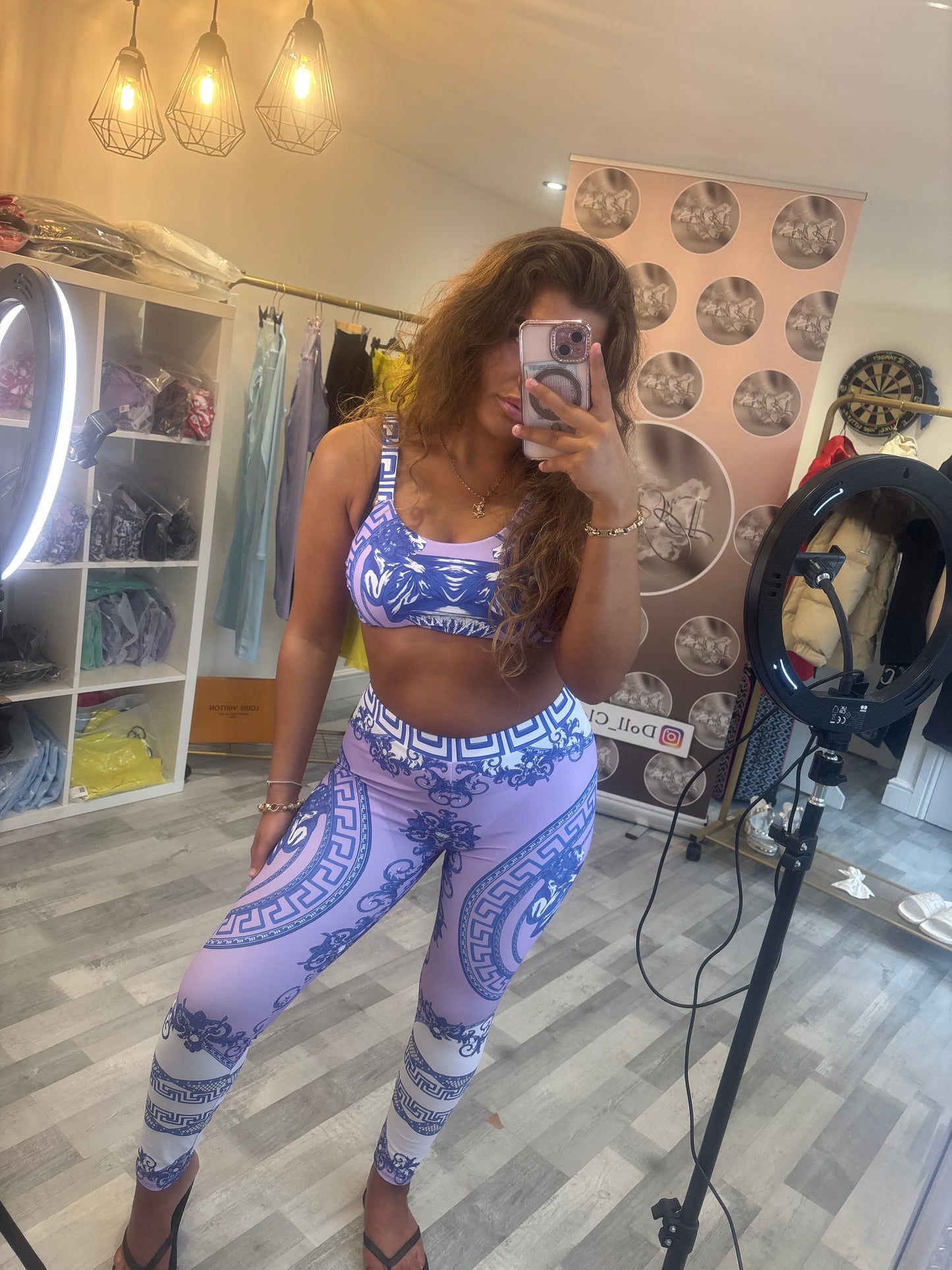V style cropped set