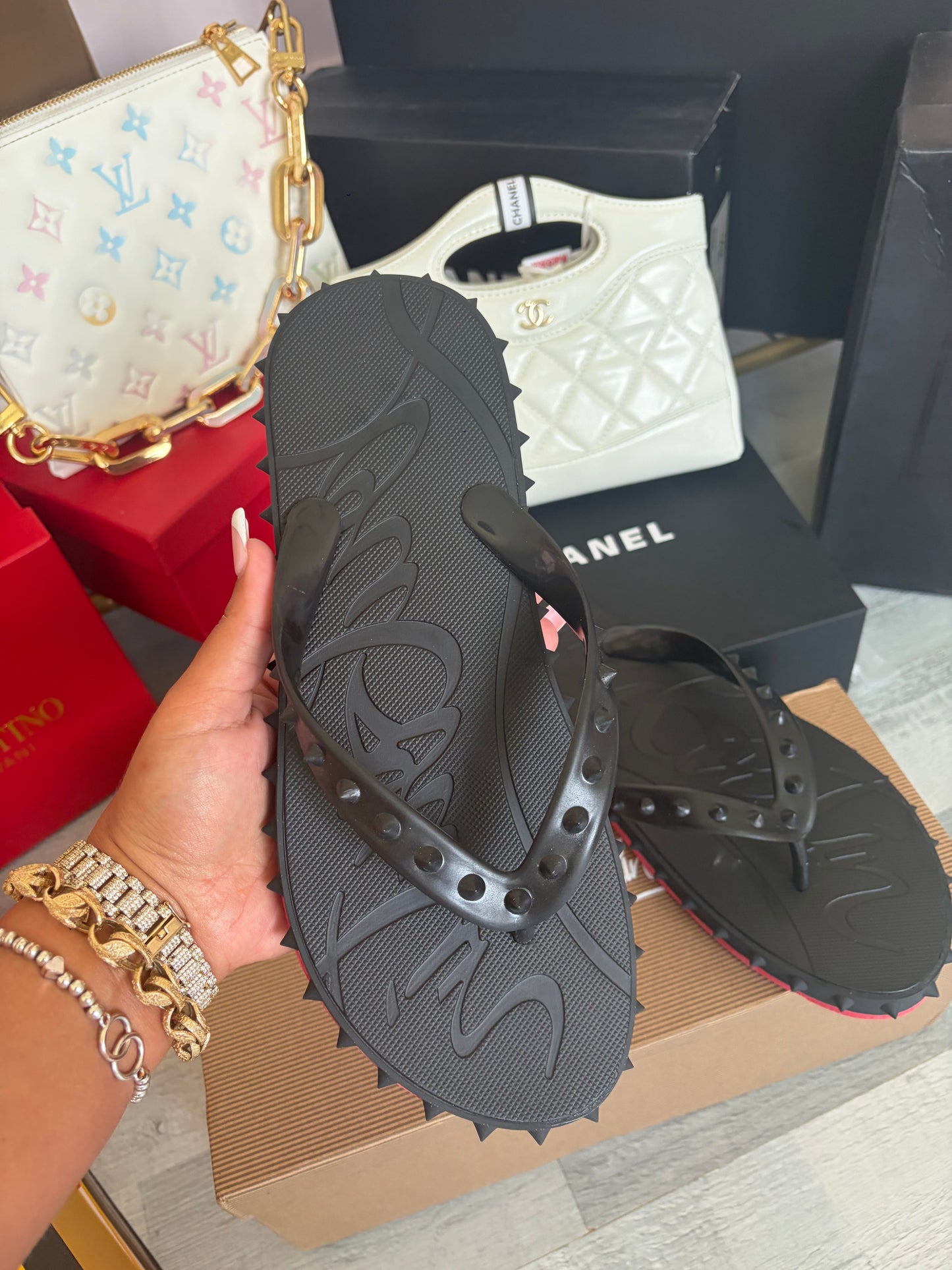 Loub flip flops