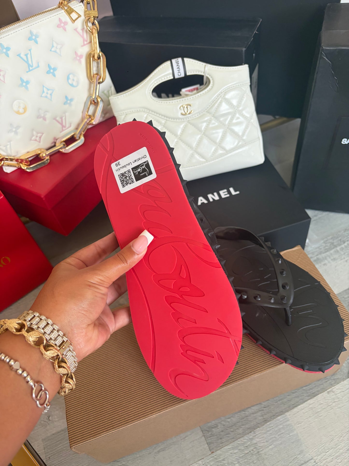 Loub flip flops