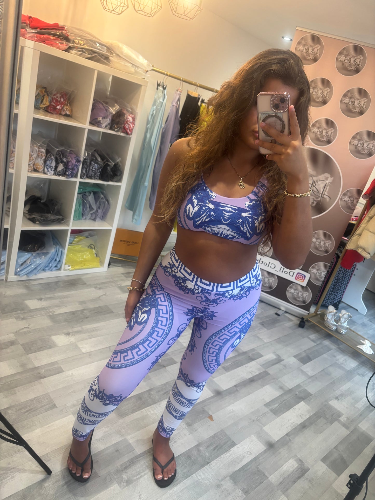 V style cropped set